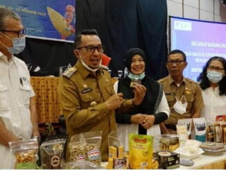 Bupati Eka Putra saat menghadiri pelatihan.
