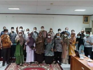 Foto bersama dengan pakar Unand.