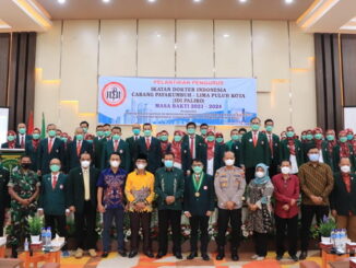Foto bersama usai pelantikan.