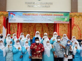 Bupati Suhatri Bur bersama Pengurus Himpaudi Padang Pariaman.