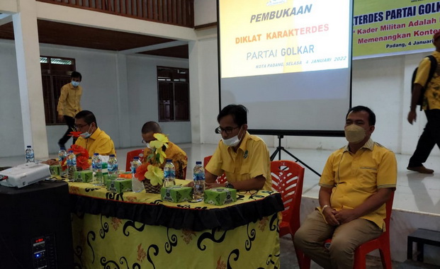 Pembukaan Karakterdes Partai Golkar Kota Padang.