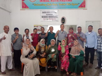 Silaturahmi Alumni SMP 1 Lengayang dengan Ketua IKWAL Padang.