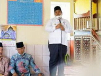 Bupati Padang Pariaman Suhatri Bur sedang memberi sambutan.