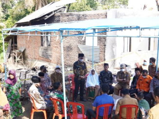 Bupati Limapuluh Kota kunjungi Nurbaina korban kebakaran di Situjuah Batua.