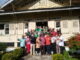Foto bersama di rumah kediaman tokoh pers Sumbar.