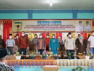 Foto bersama usai sertijab.