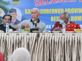 Gubernur Mahyeldi saat mengunjungi SMK PP Negeri Padang Maangateh.