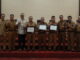 Kepala OPD yang dapat penghargaan foto bersama dengan wako Riza Falepi.