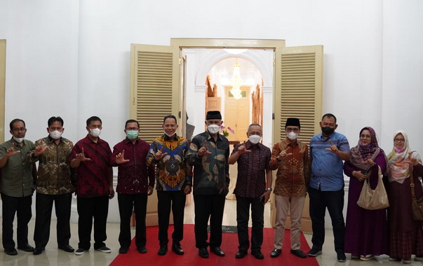 Pertemuan Gubenur Sumatera Barat Mahyeldi, Bupati Limapuluh Kota Safaruddin Dt. Bandaro Rajo dan Wakil Bupati Pasaman Sabar AS dengan Dirjen.