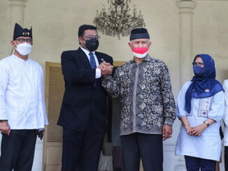 Salam komando gubernur Mahyeldi dengan Komjen India.