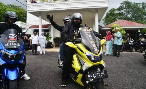 Wakil Wali Kota Pariaman dan Ketua GOW Kota Pariaman Touring Sepeda Motor N-Max.