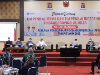 Wako Riza saat memberikan presentasi.
