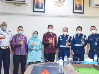 Wali Kota Sawahlunto foto bersama Direktur Sarana dan Direktur Pra Sarana PT KAI (Persero),