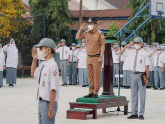Wawako Ramadhani saat menjadi pembina upacara di SMAN 3 Solok.