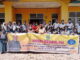 Zarfi Deson bersama siswa SMA Negeri 2 Sikakap.