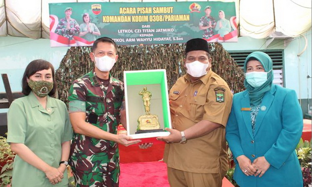 Bupati Padang Pariaman Suhatri Bur melaunching ekspor perdana serabut kelapa ke Republik Tiongkok.