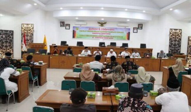 Pertemuan Forum BPRN Tanah Datar bersama Pimpinan DPRD dan Anggota.