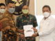 Bupati Beeny Dwipa Yuswir bersama Andre Rosiade.