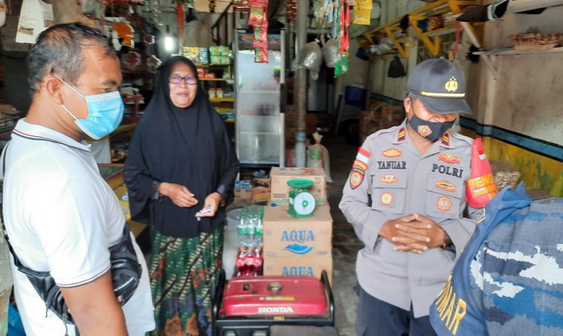 Kaplosek saat melakukan pemantauan.