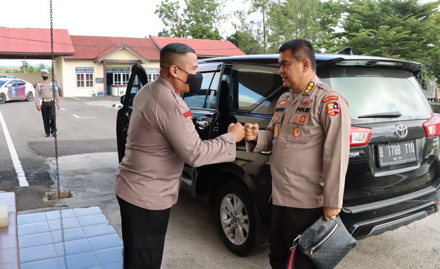 Kapolres Sijunjung AKBP. Muhammad Ikhwan Lazuardi, SH, S. Ik, MH menerima tim peneliti dari Puslitbang Mabes Polri yang diketuai Kombes Pol .Harvin Raslin,SH.