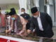 M Jusuf Kalla dan gubernur Mahyeldi menandatangani prasasti peresmian.