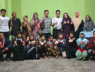Usai jamuan makan malam di rumah Dinas Wawako Payakumbuh foto bersama AKLC dengan wawako Pukumbuh.