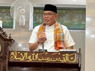 Ketua DPRD Sumbar Supardi saat berpidato di Masjid Al Muttakin Pegambiran Padang