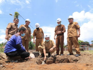 Peletakan batu pertama pembangunan kantor baru okeh Wako Reza Falepi untuk tiga OPD di Payakumbuh.