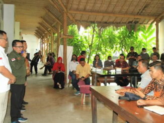 Bupati Eka Putra saat memberi sambutan.