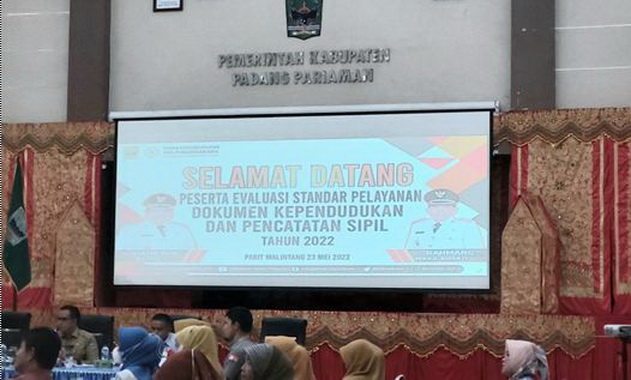 Ewaluasi standar pekayanan publik Disdukcapil Padang Pariaman.