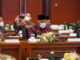 Gubernur Mahyeldi saat sidang pleno KNEKS.
