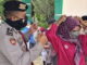 Petugas PAM Obvit Polres Bukuttinggi mengingatkan pengunjung obyek wisata yang tidak mematuhi Prokes.