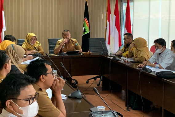 Rapat pengembangan kawasan konservasi wetland (rasau) berkonsep ekowisata yang diselenggarakan di Padang.