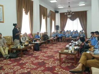 Tim TDC Univ. Andalas saat memaparkan rencana induk kepariwisataan.