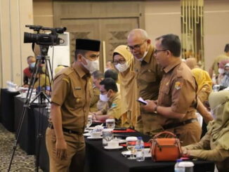 Wawako Ramadhani saat menghadiri konsulidasi serta pengukuhan Tim Percepatan Penurunan Stunting tingkat Provinsi Sumatera Barat.