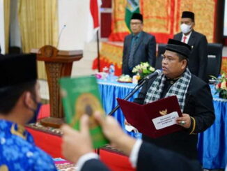 Bupati Suhatri Bur melantik 116 PNS formasi tahun 2019 yang ditugaskan di lingkunngan Pemkab Padang Pariaman.