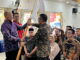 Budi Syukur menyerahkan bendera PKPS.