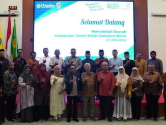 Bupati Eka Putra saat mengunjungi UHAMKA.