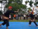 Dua pendekar cilik yang menghadang bupati Eka Putra.