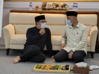 Gubernur Mahyeldi bersama gubernur Ridwan Kamil.
