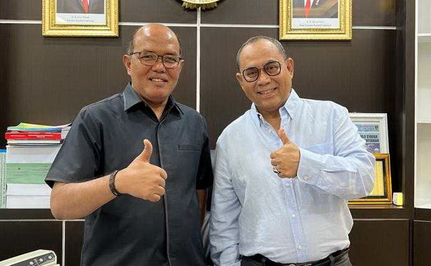 Ketua DPRD Supardi bersama Ketua KONI Sumbar, Ronny Pahlawan.