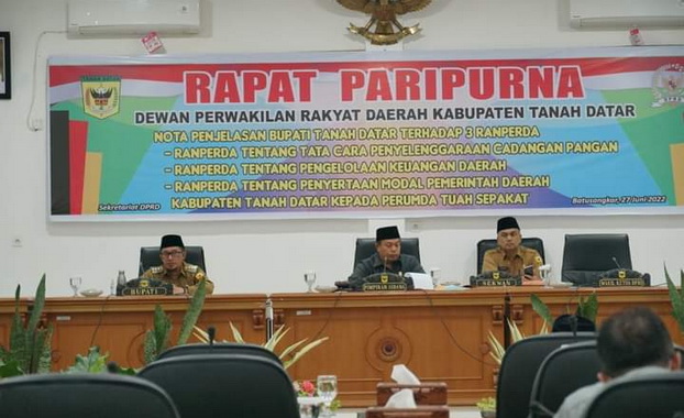 Rapat paripurna DPRD Tanah Datar.