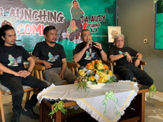 Wagub Audy bersama kreator komik.