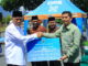 Wako Deri Asta menerima bagi hasil pajak kenderaan bermotor dari gubernur Mahyeldi.