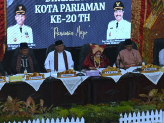 Gubernur Mahyeldi saat menghadiri sidang paripurna HUT ke 20 Kota Pariaman.