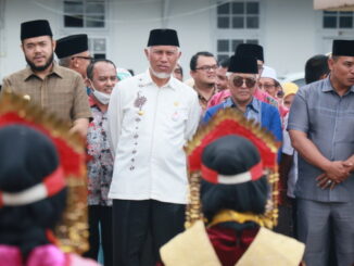 Gubernur Mahyeldi, saat peresmian asrama baru Perguruan Thawalib, di Padang Panjang.