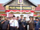 Bupati Suhatri Bur bersama Kapolres Padang Pariaman AKBP Muhammad Qori Oktohandoko di Mapolres Parik Malintang.