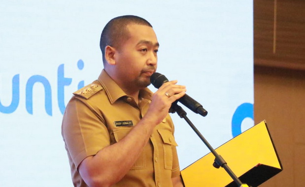 Wagub Audy Joinaldy saat memberi sambutan.