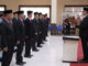 Wako Payakumbuh Riza Falepi saat melantik pejabat pimpinan Tinggi Pratama,pejabat Administrator, dan pejabat pengawas.