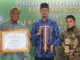 Walikota dan Ketua DPRD Bukittinggi didampungi Kadis LH usai menerima penghargaan Nirwasita Tantra 2021.